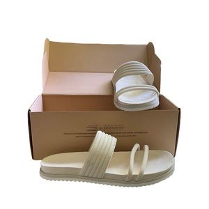 vivaia chaya round toe strapped slide sandal cream